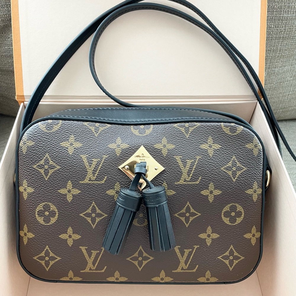 ❌Sold❌ Authentic Louis Vuitton Saintonge Monogram Noir